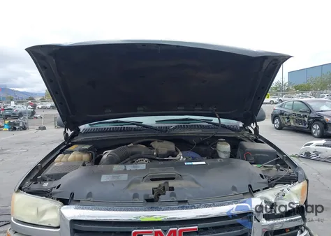 2004 GMC Sierra 2500Hd Slt z USA, uszkodzony, nr VIN 1GTHK29184E209144